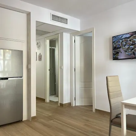 Апартаменты Alicante Beach Apartment Аликанте